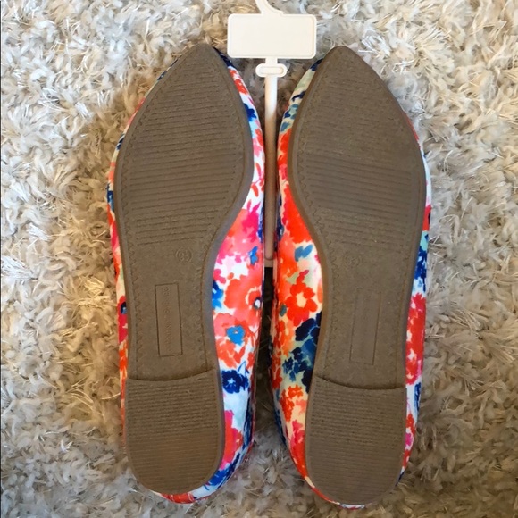 NWT Bright Floral Spring Flats by SO - Picture 4 of 4